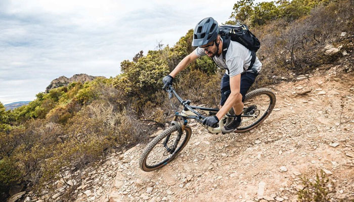 10 Accessories You Need For Mountain Biking